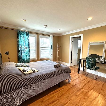 Vancouver Luxury Homestay ริชมอนด์ ภายนอก รูปภาพ
