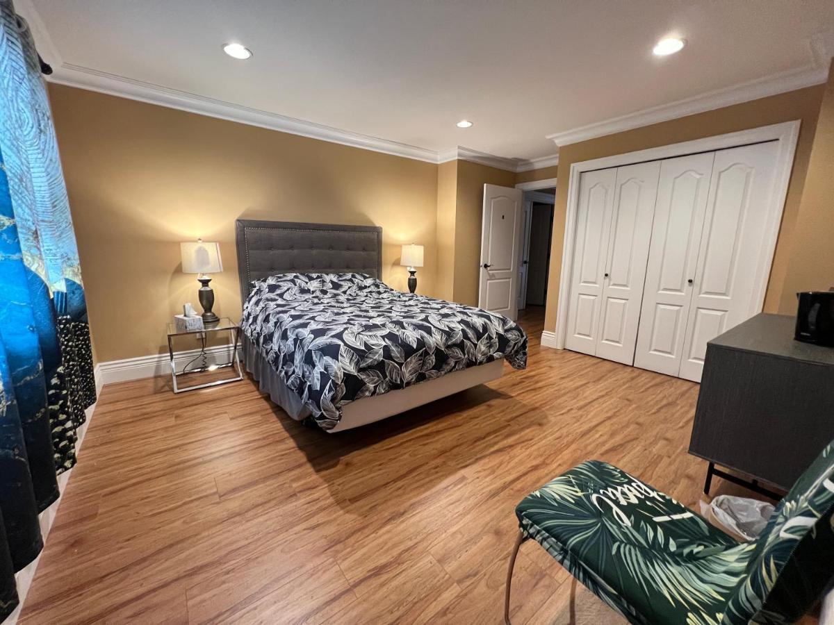 Vancouver Luxury Homestay ริชมอนด์ ภายนอก รูปภาพ