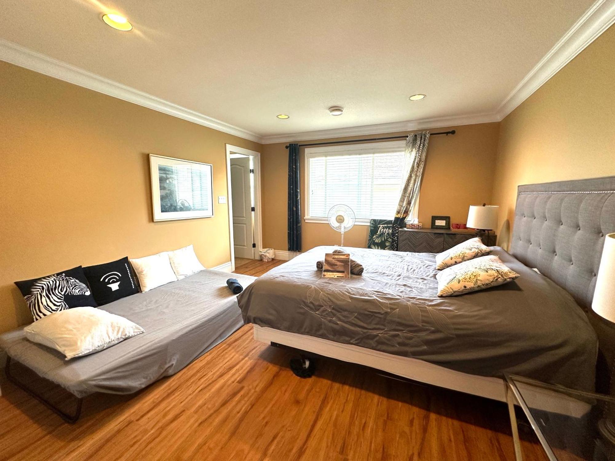 Vancouver Luxury Homestay ริชมอนด์ ภายนอก รูปภาพ
